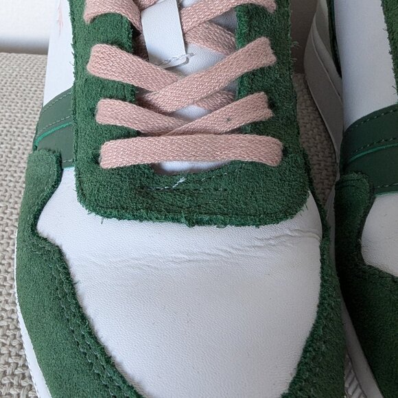 Lacoste Green and White T-clip Sneaker, Size 7.5 - Picture 9 of 14